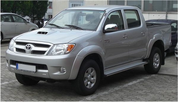Used Toyota Hilux - Image 2